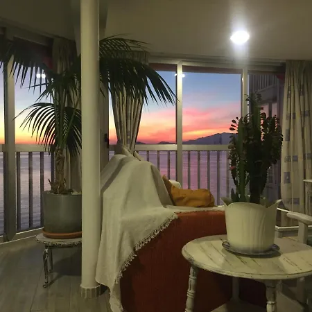 Levante Sea View アパート *